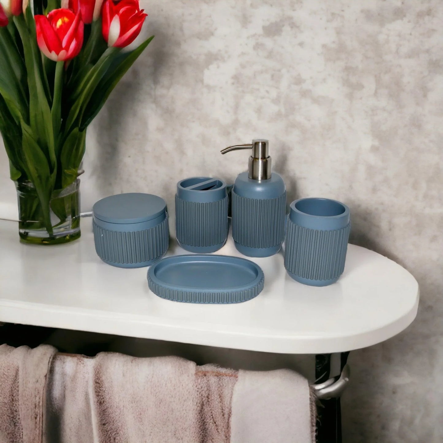 Bathroom Accessory Set of Grey Ribbed Design - Nature Home Decor