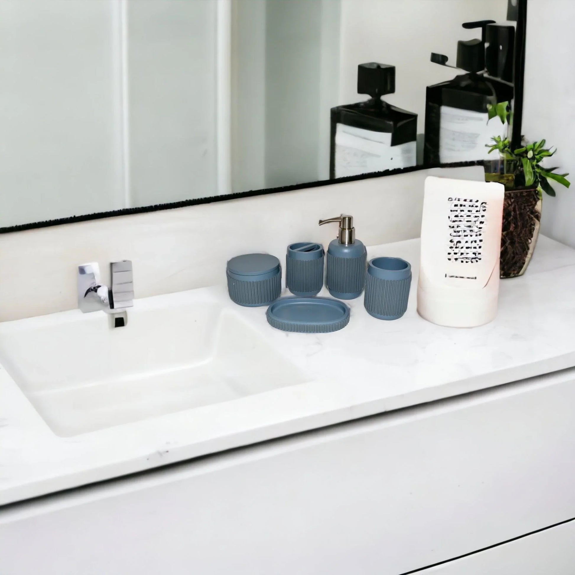 Bathroom Accessory Set of Grey Ribbed Design - Nature Home Decor
