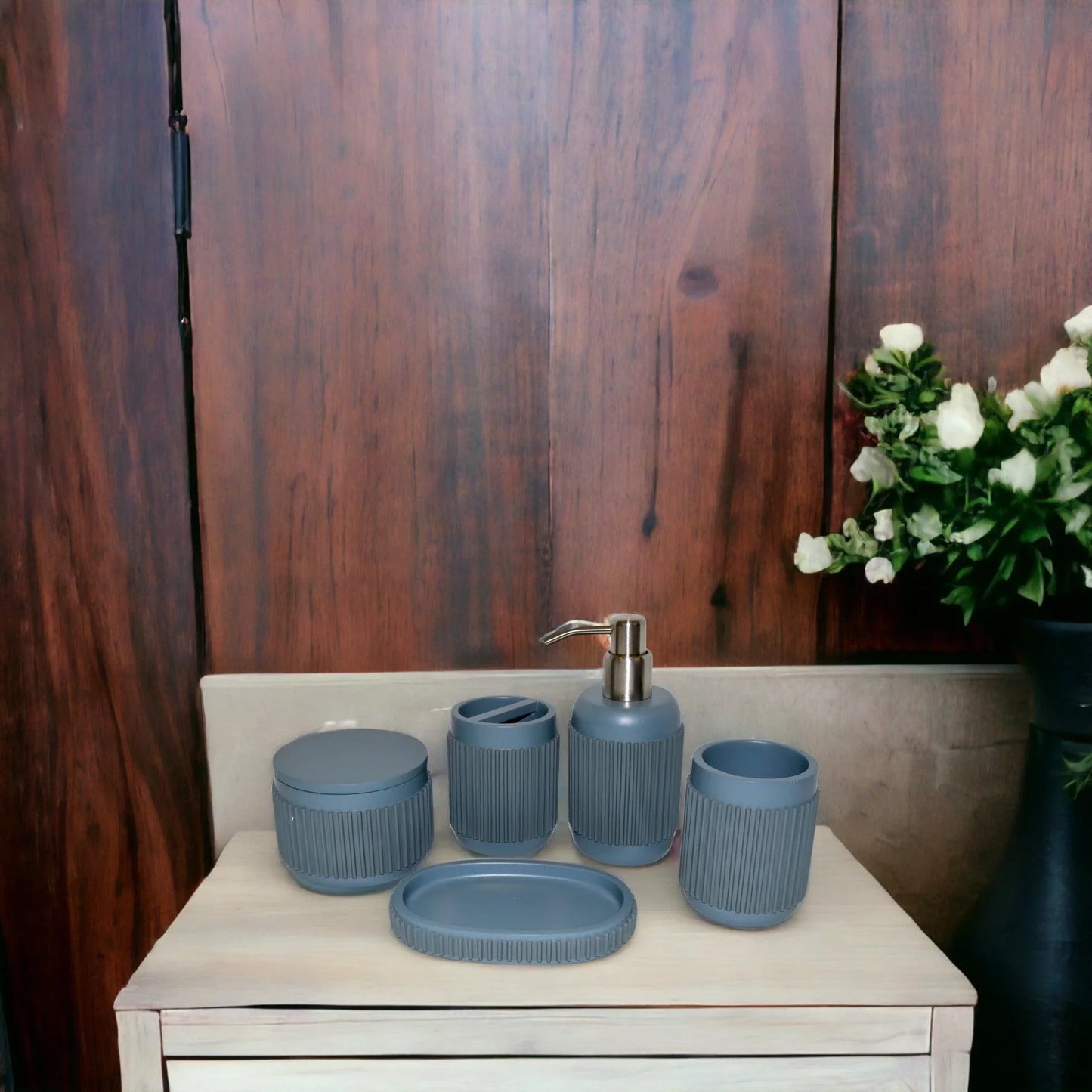 Bathroom Accessory Set of Grey Ribbed Design - Nature Home Decor