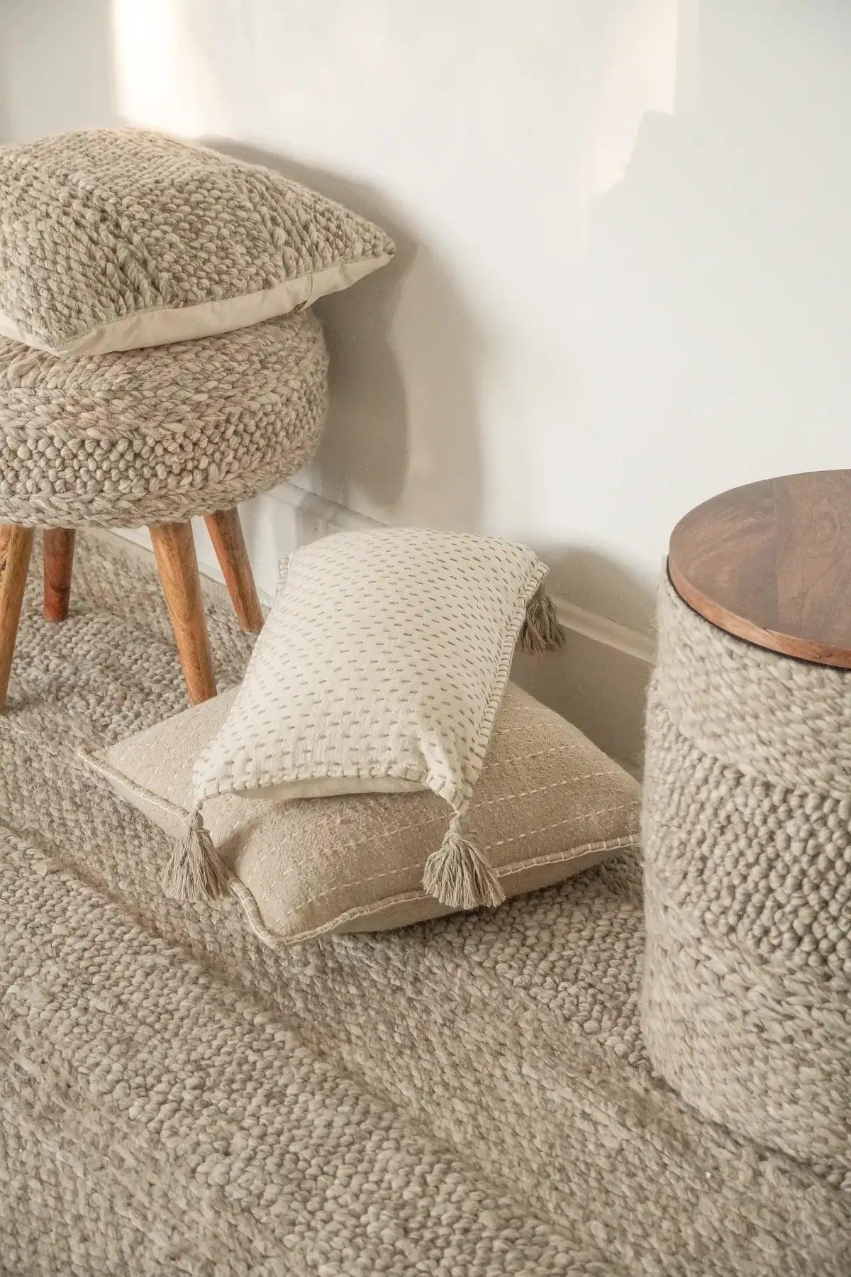 Hand-woven Textured Rug - Nature Home Decor